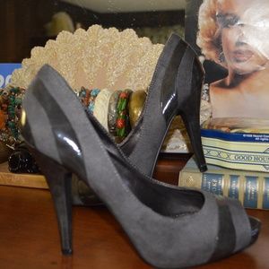 Sz. 8 high heel 80's vibe